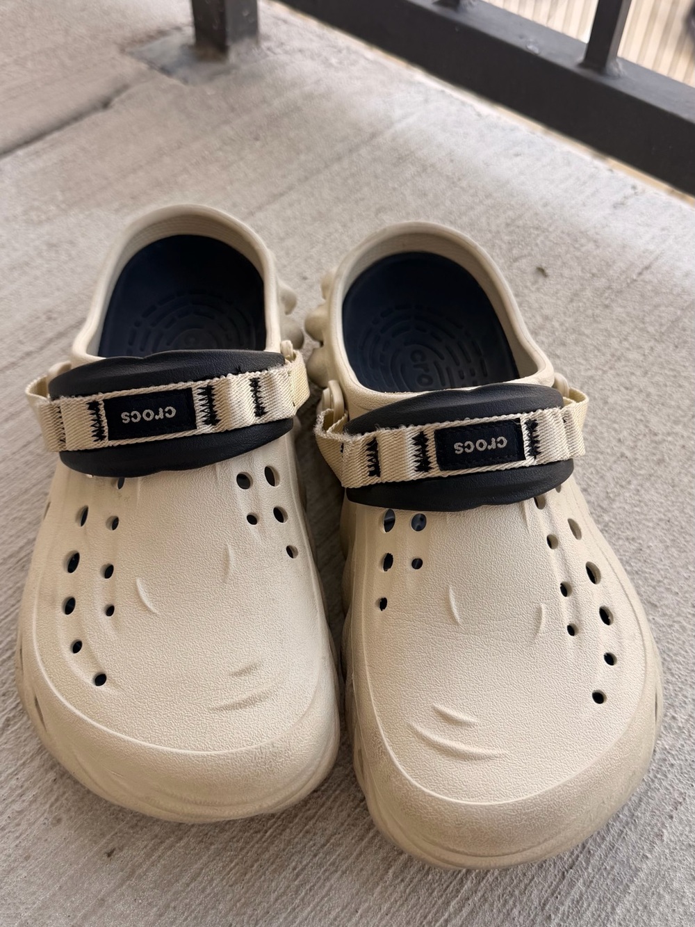 Crocs Echo Clogs in Bone